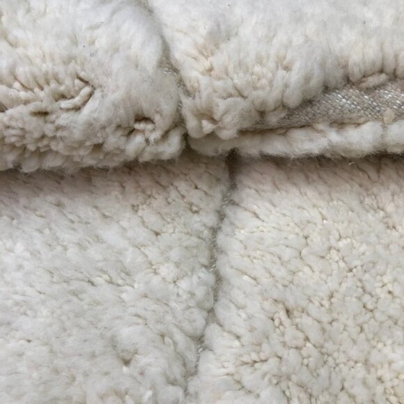 Handwoven Berber Beni Ourain Rug - Moroccan Wool Carpet-6'.6"x5' - Picture 5 of 5